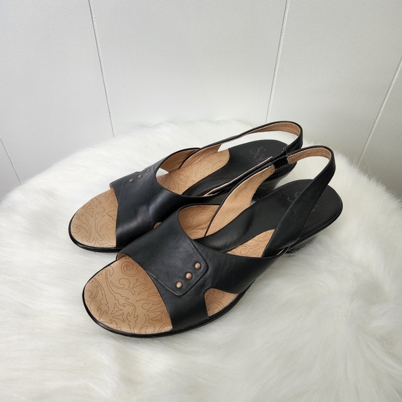 Sofft Black Leather 2" Kitten Heels Slingback Sandals - Picture 2 of 11